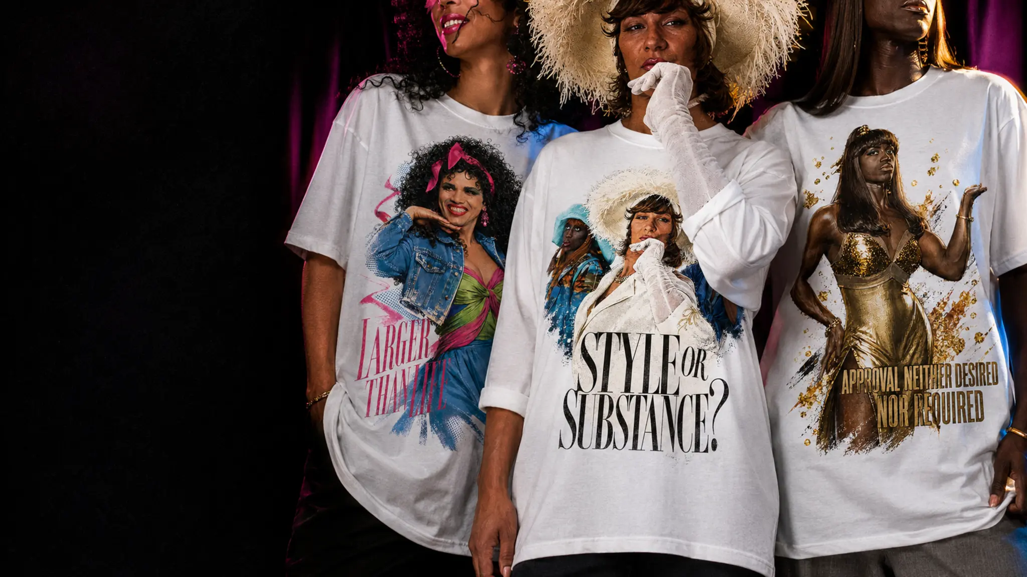 Três camisetas brancas da coleção Queer Cut em composição cinematográfica