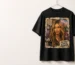 Camiseta preta da coleção Resistir é Criar em parede branca