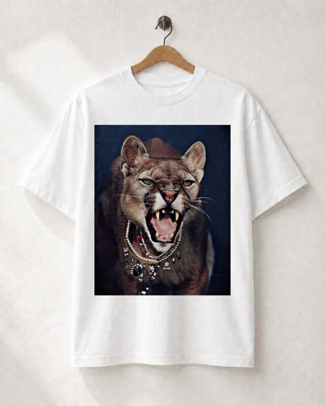 Camiseta Wild & Botanical: Imperial Crowned Tiger Jewels