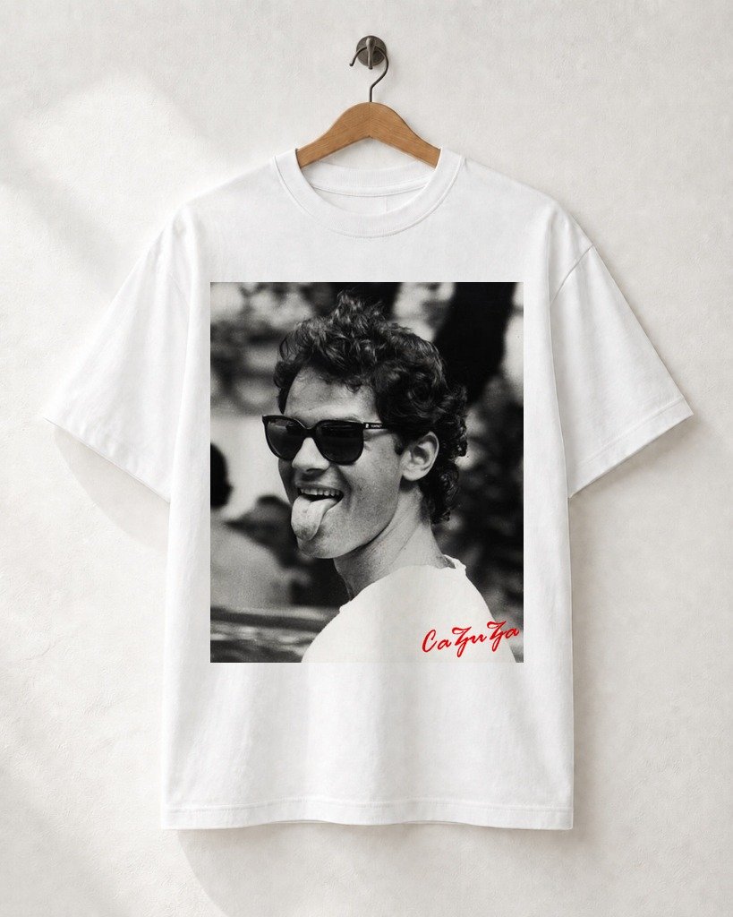 Mockup Camiseta O Tempo Não Pára Poeta Camiseta Legends: O Tempo Não Pára Poeta - Imagem 1