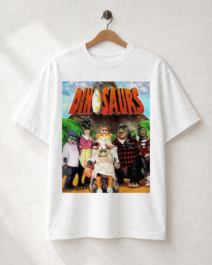 Mockup Camiseta Querida, Cheguei! 90s Dino Camiseta Cult: Querida, Cheguei! 90s Dino - Imagem 1